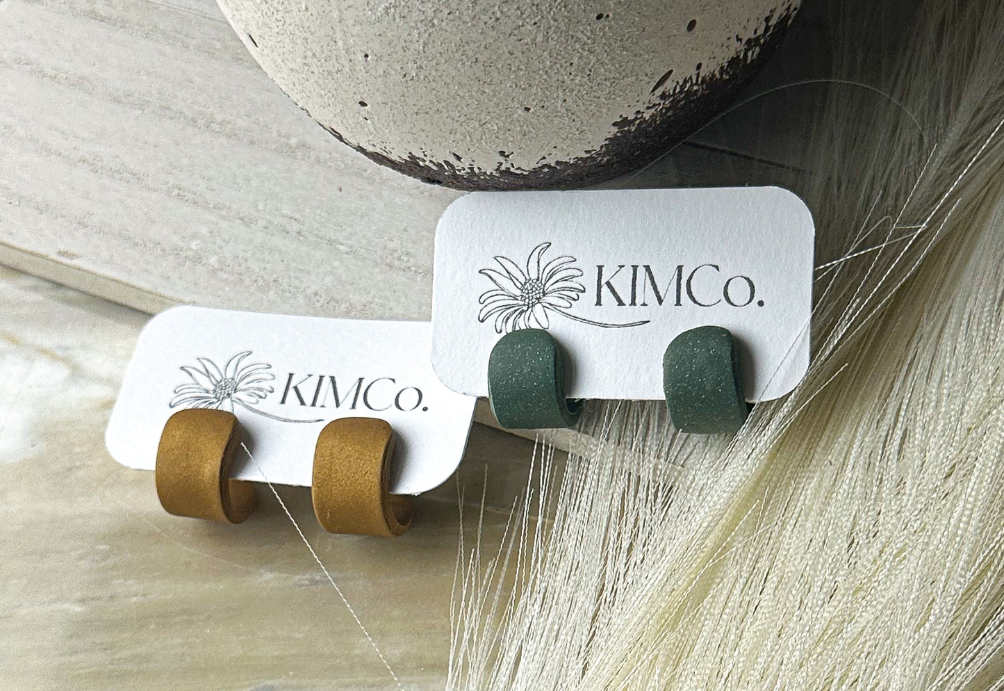 Huggies • 2 colors