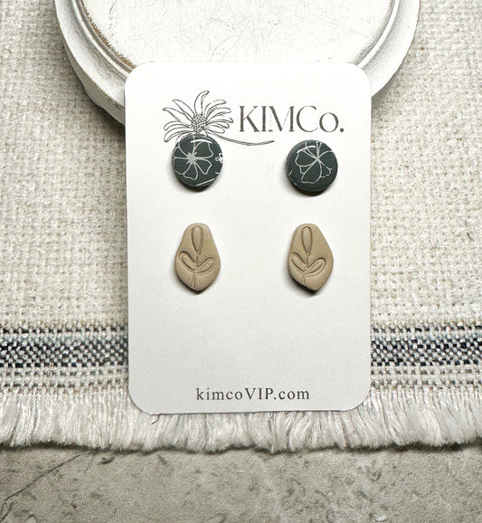 Set of 2 Stud Earrings